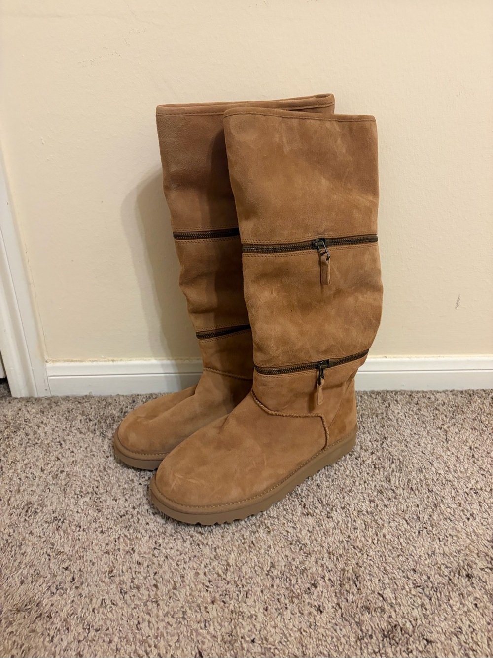 Ugg Boots - Picture 2 of 6